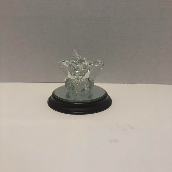 Disney's Crystal Dumbo with Base - Picture 2 of 6